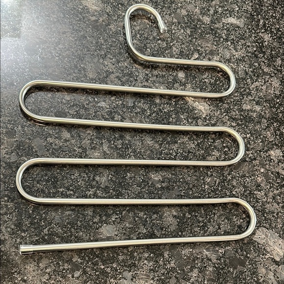 Layered Hanger Sleek Silver Metal Organizer - Leggings Jeans Skirts Scarves NWT - Picture 3 of 6